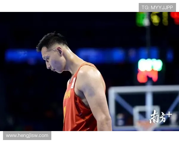 易建联坚持不懈逐梦篮球展现中国男篮精神力量与时代风采 易建联坚持不懈逐梦篮球展现中国男篮精神力量与时代风采